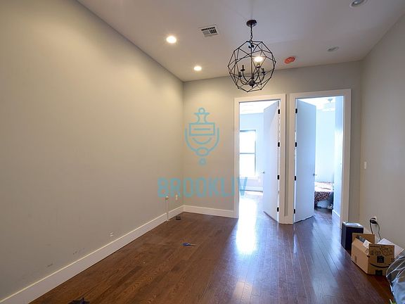 4th image of 314 Macdougal St APT 3L