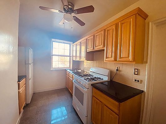 3rd image of 138-24 77th Ave #63E