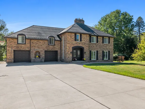 251 Arbuckle Rd, Erie, PA 16509