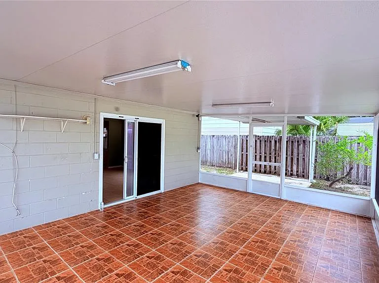 6411 Santa Monica Dr — Photo 14