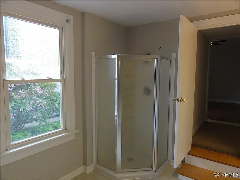 2512 E Leigh St — Photo 28
