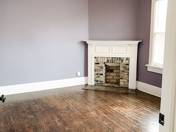 2nd image of 549 E Park Ave #A