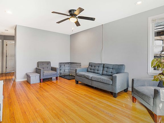 2nd image of 214 22nd Ave