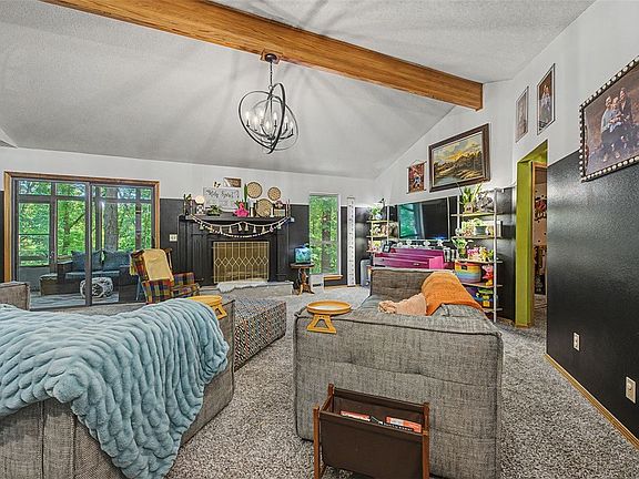 5th image of 47 London Dr
