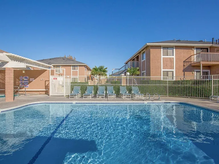 SummerRidge Apartments — Photo 9