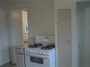1860 Drakeley Ave photo 1