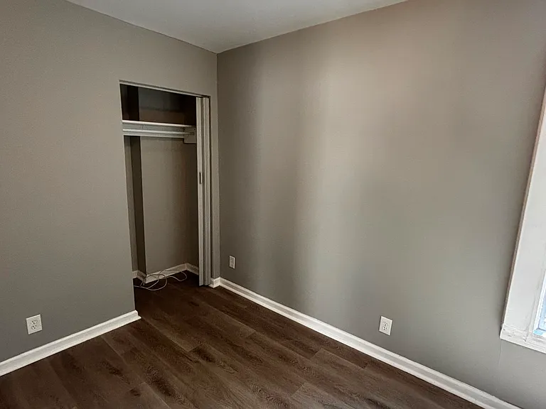 27 N Lake Ave #2 — Photo 6