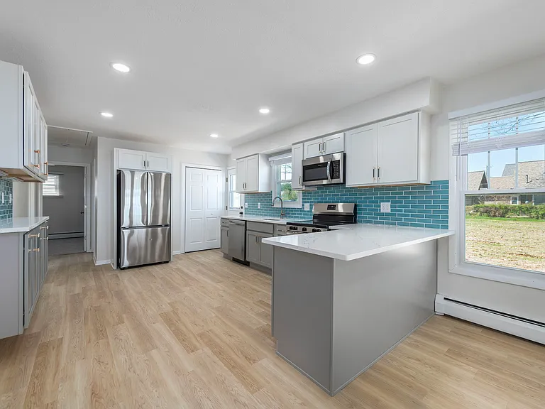 3844 Edgewater Blvd — Photo 13