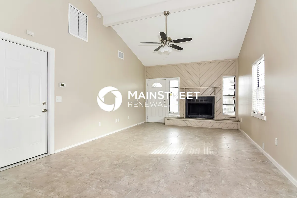 Living Room - 3211 Timberline Rd