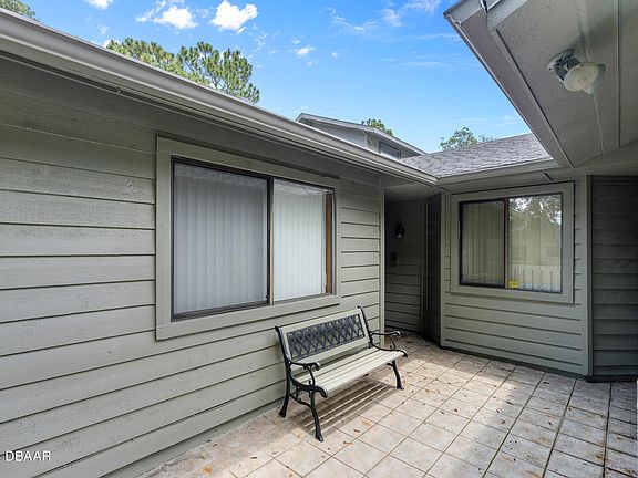 4th image of 201 Deer Lake Cir