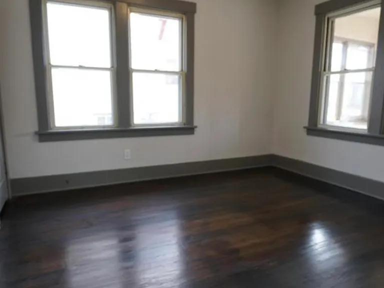 2586 Titus Ave — Photo 12