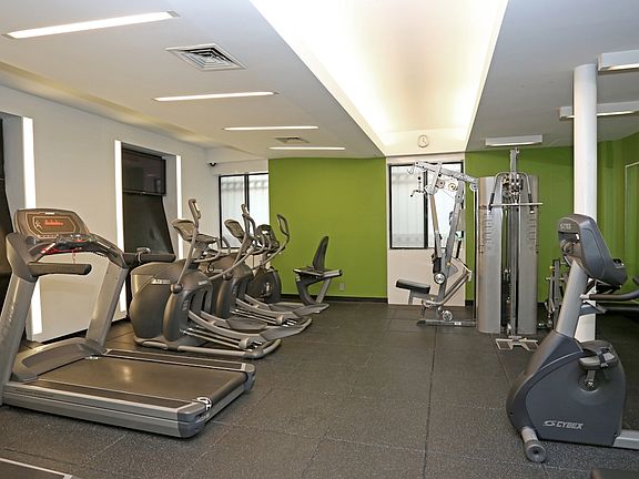 4th image of 410 W 53rd St APT 107