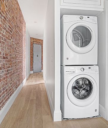 5th image of 443 Jefferson Ave APT 4L