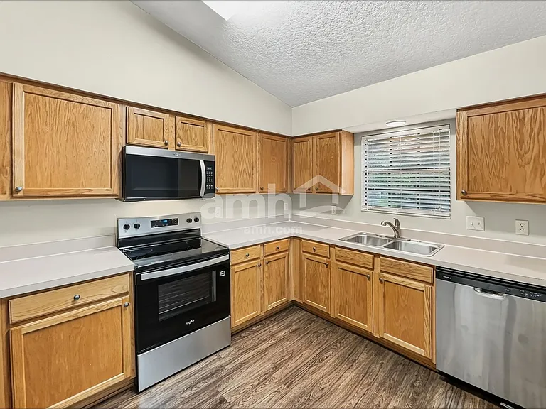 4975 Marsh Harbor Dr — Photo 3