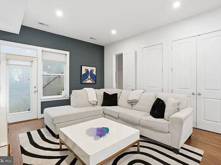 145 Adams St NW #1 — Photo 7