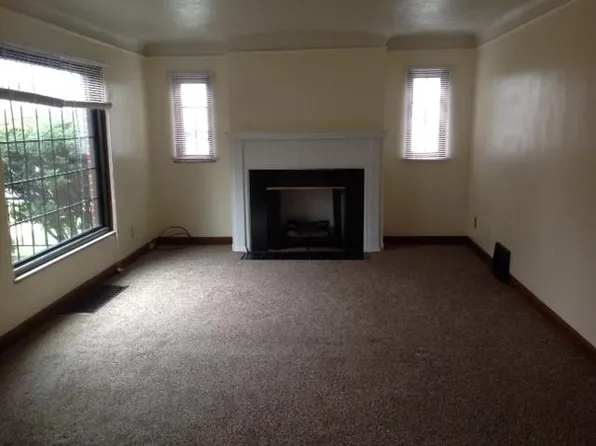 4551 Grayton Rd, Cleveland, OH 44135