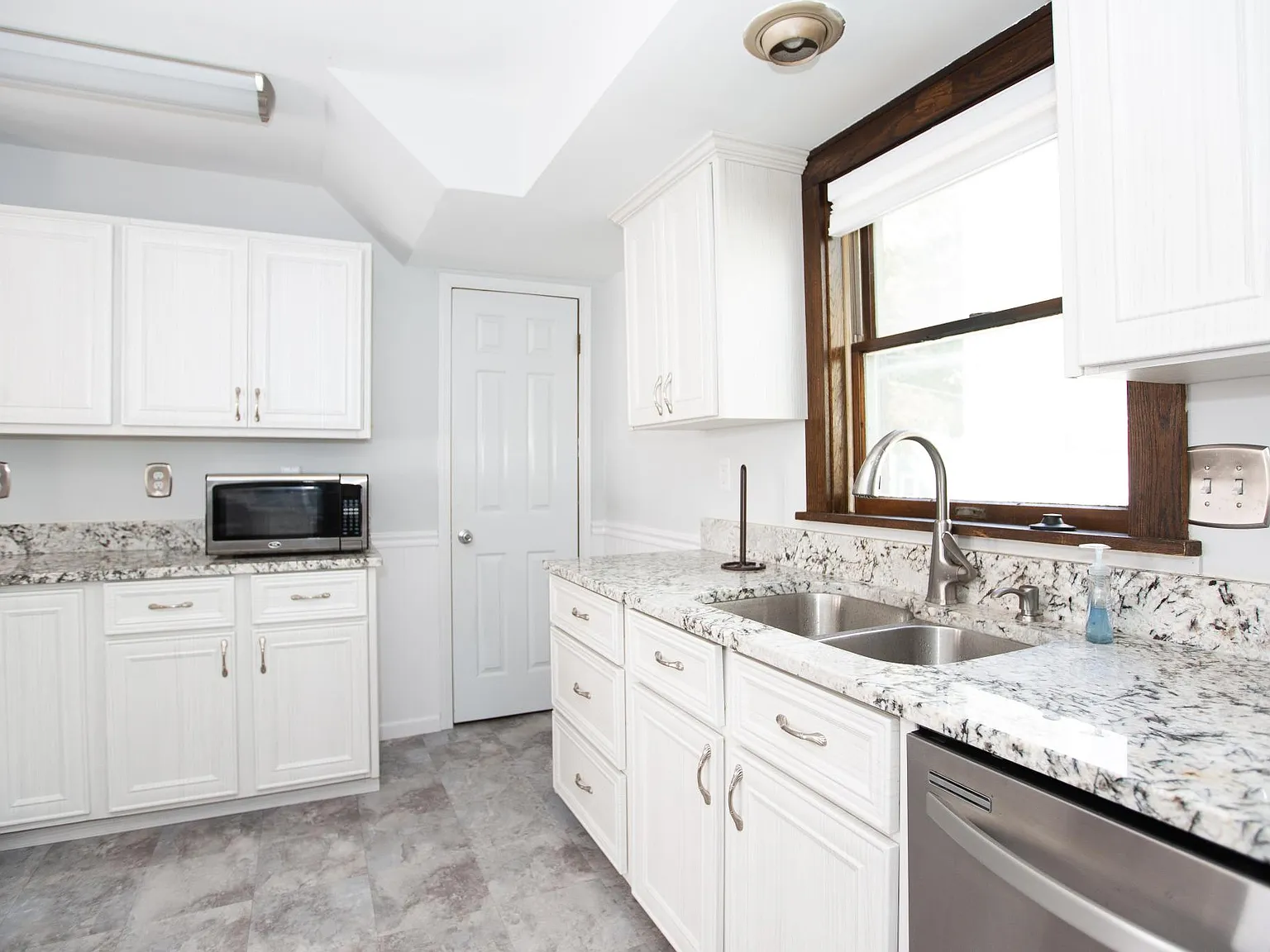 8 Franklin St — Photo 1