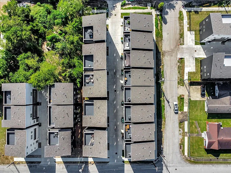 531 Schweikhardt St — Photo 17