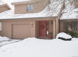 190 Oak Grove St APT B, Manchester, CT 06040