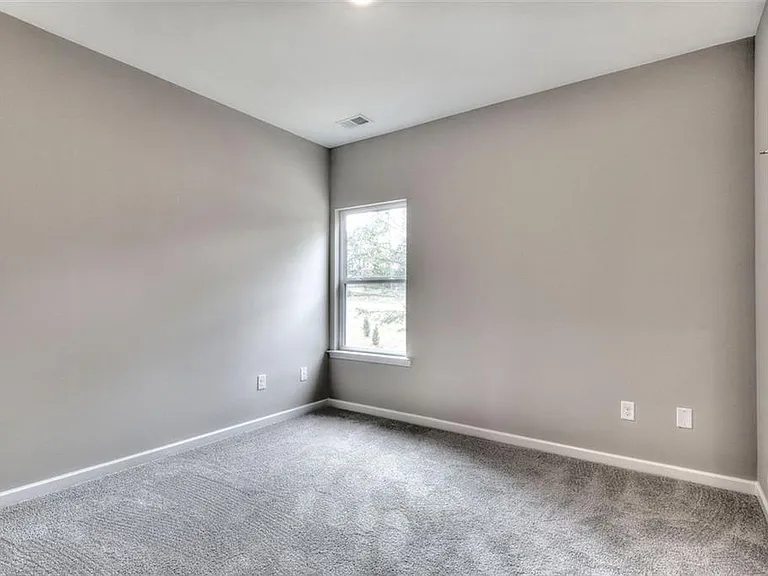 106 Belmont Ln — Photo 7