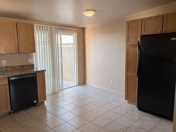 5th image of 2821 N Columbus Blvd APT 13