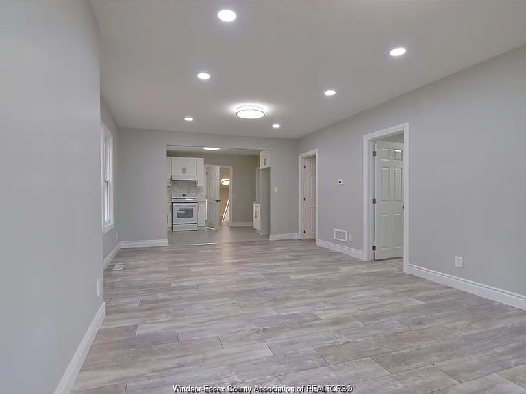 1076 Janette Ave #MAIN — Photo 10