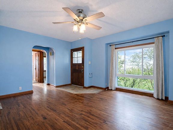 4th image of 1423 S Strong Ave