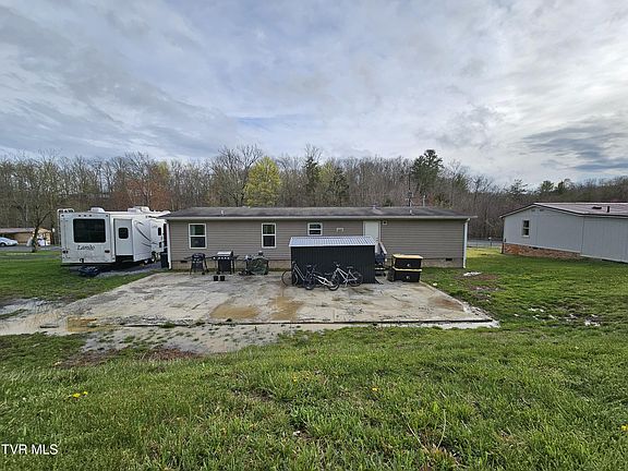 4th image of 428 Derby Dr