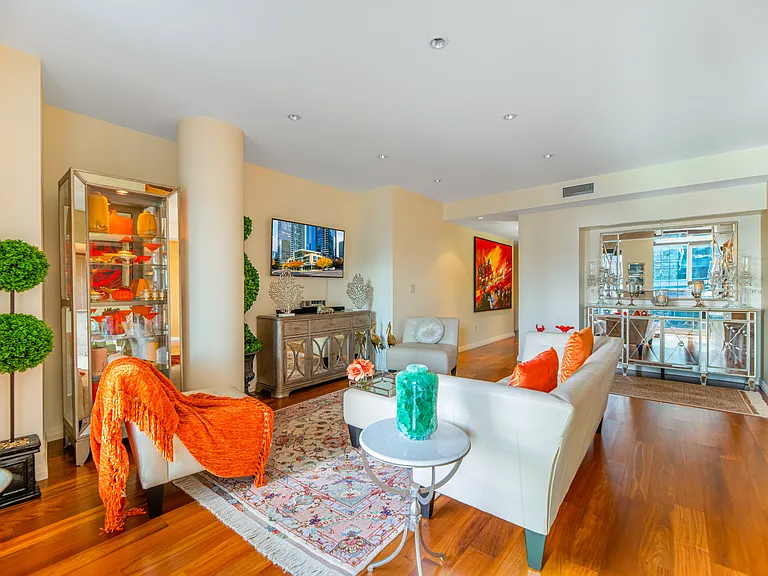 500 106th Ave NE #1013 — Photo 8
