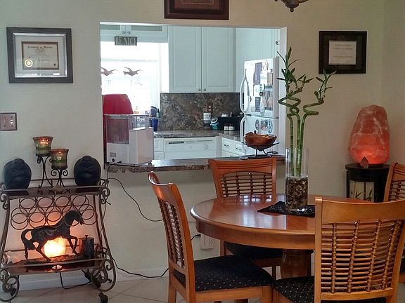 3rd image of 602 SW Natura Blvd APT A