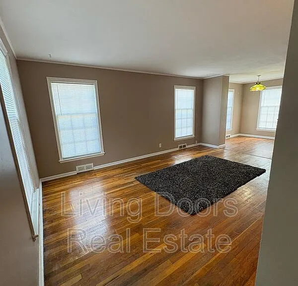 2303 South St — Photo 3