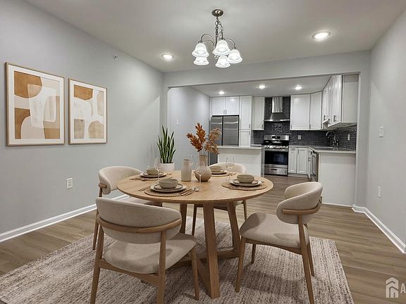 3rd image of 115 Forest Dr