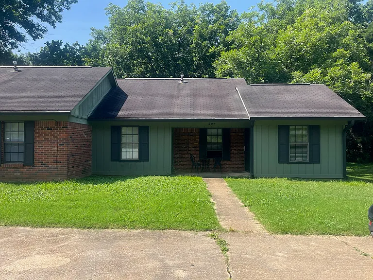 604 W Garrard Rd #B — Photo 1