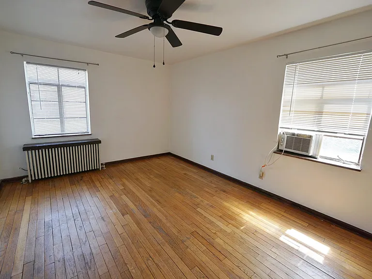 2633 Park Ave #4 — Photo 10