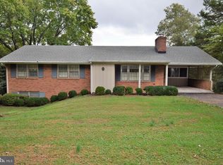 8255 Lees Ridge Rd, Warrenton, VA 20186