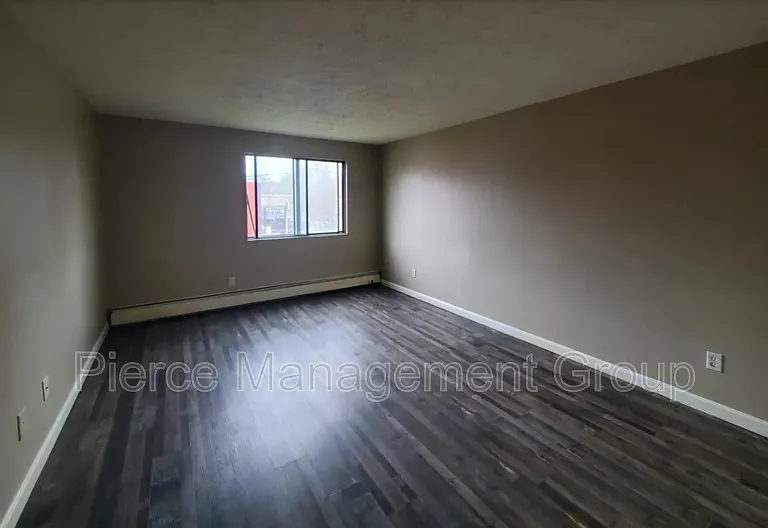 25 Log St #2C — Photo 5