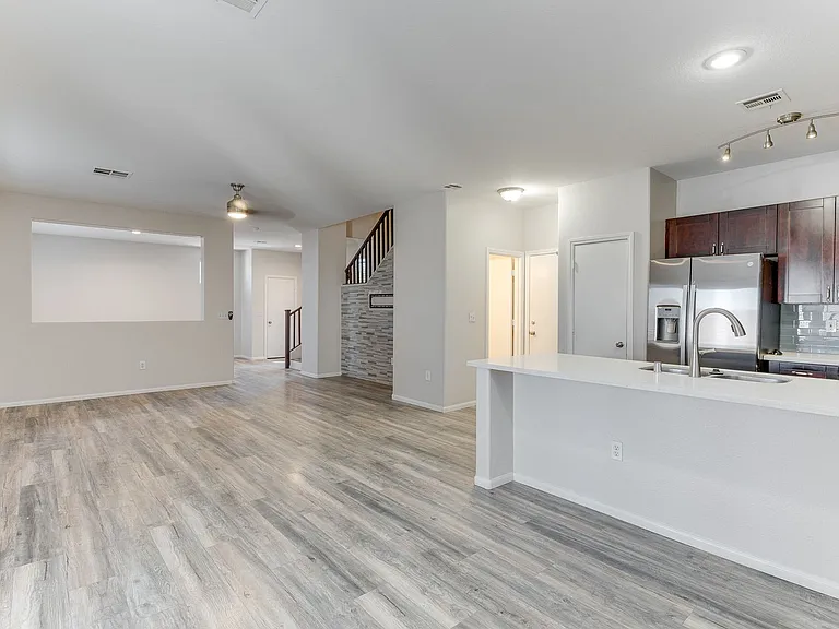 860 Viento Del Montagna Ave — Photo 14