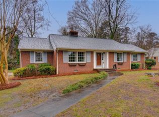 4111 W Friendly Ave, Greensboro, NC 27410