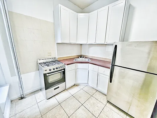 Rented by MAC Realty NY | media 8
