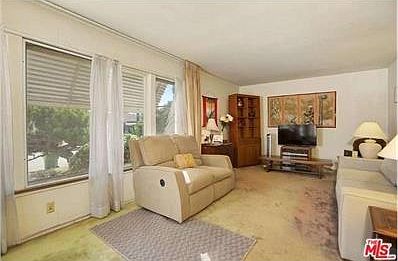 3rd image of 1932 Federal Ave