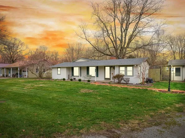 505 S Brown St, Kansas, IL 61933