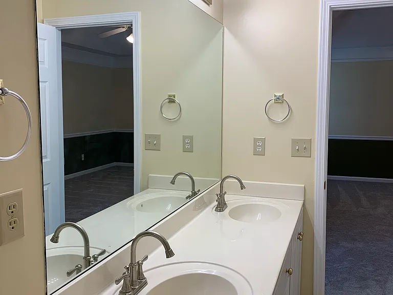 382 Silverthorn Dr NW — Photo 19
