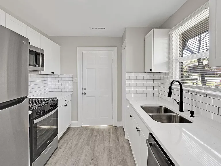 611 Gardner St — Photo 10