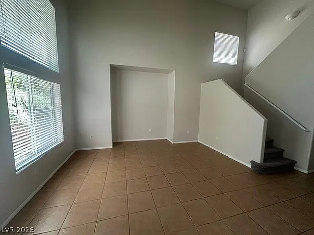 574 Poplar Leaf St — Photo 3