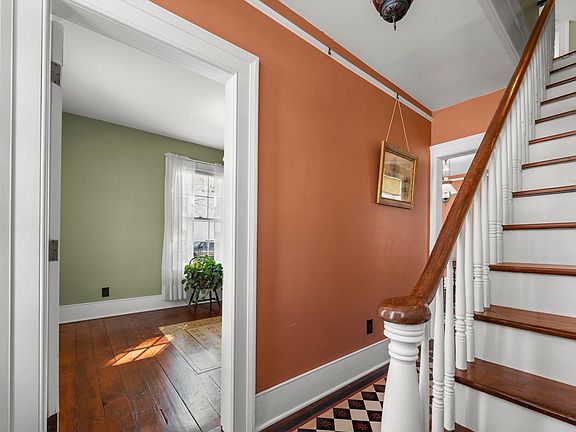 4th image of 361 Plateau St