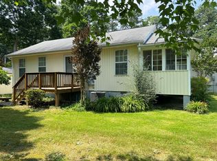 233 Washington Dr, Reedville, VA 22539