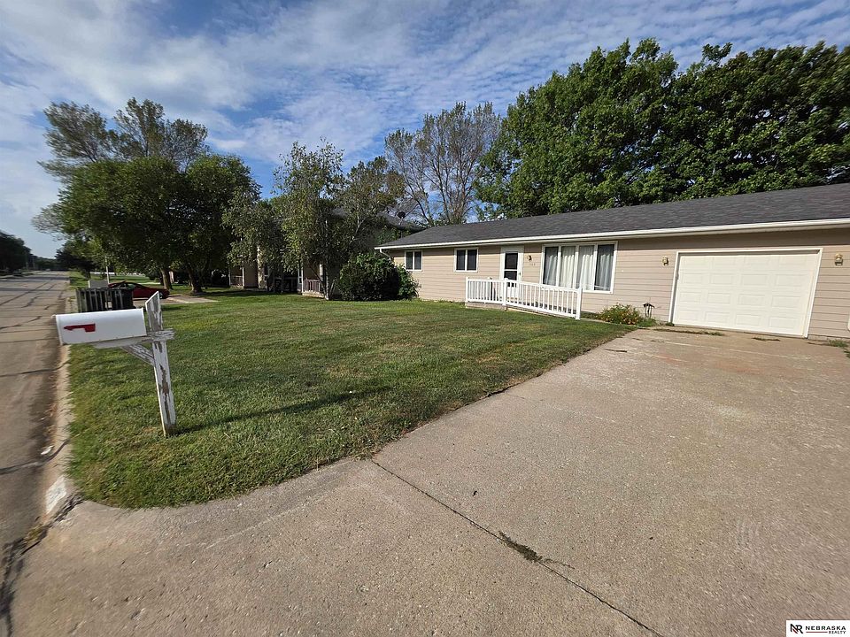1st image of 1103 N Hackberry St