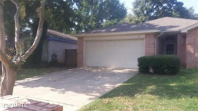 1st image of 1310 Cardinal Oaks Dr