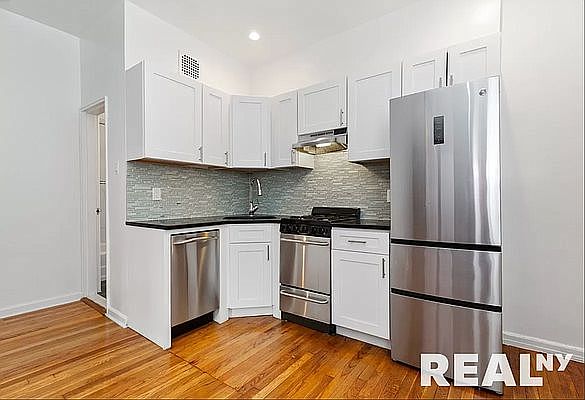 2nd image of 447 Hudson St #2A