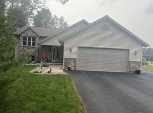 2205 Meadowood Dr, Kronenwetter, WI 54455